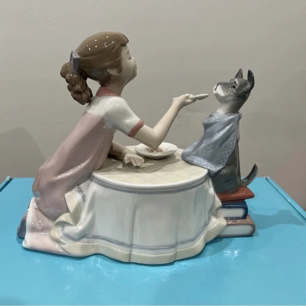 NEW LLADRO TEA TIME GIRL FIGURINE BRAND NEW IN BOX